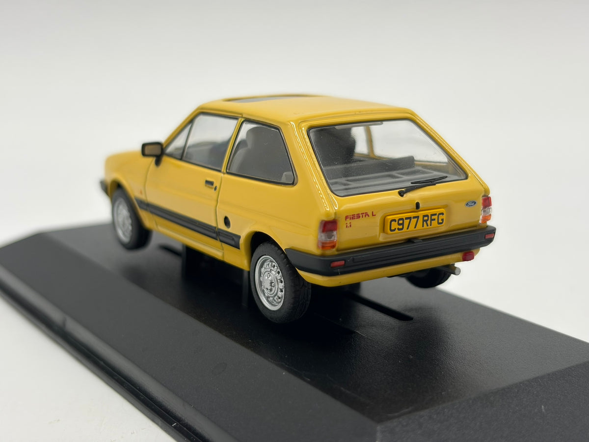 1/43 1985 Ford Fiesta Mk2 1.1L - Citrine Yellow - Corgi Vanguards | Model Car