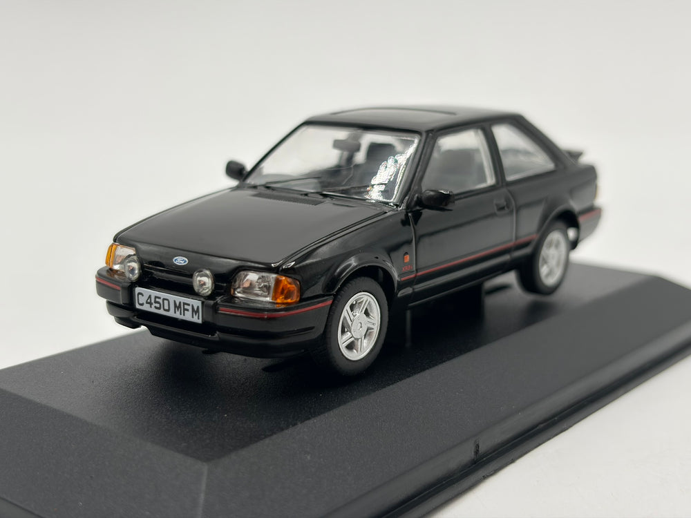 1/43 1985 Ford Escort Mk4 XR3i - Black - Corgi Vanguards | Model Car