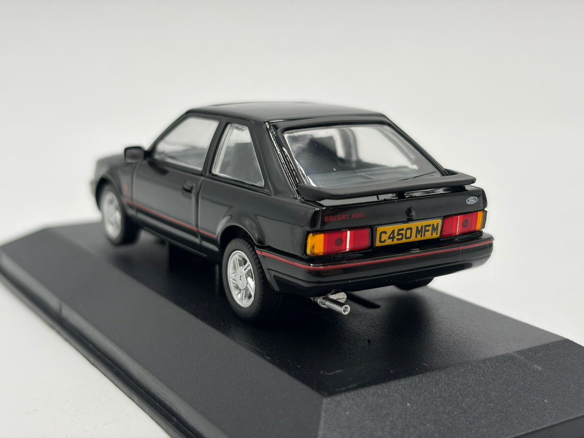 1/43 1985 Ford Escort Mk4 XR3i - Black - Corgi Vanguards | Model Car