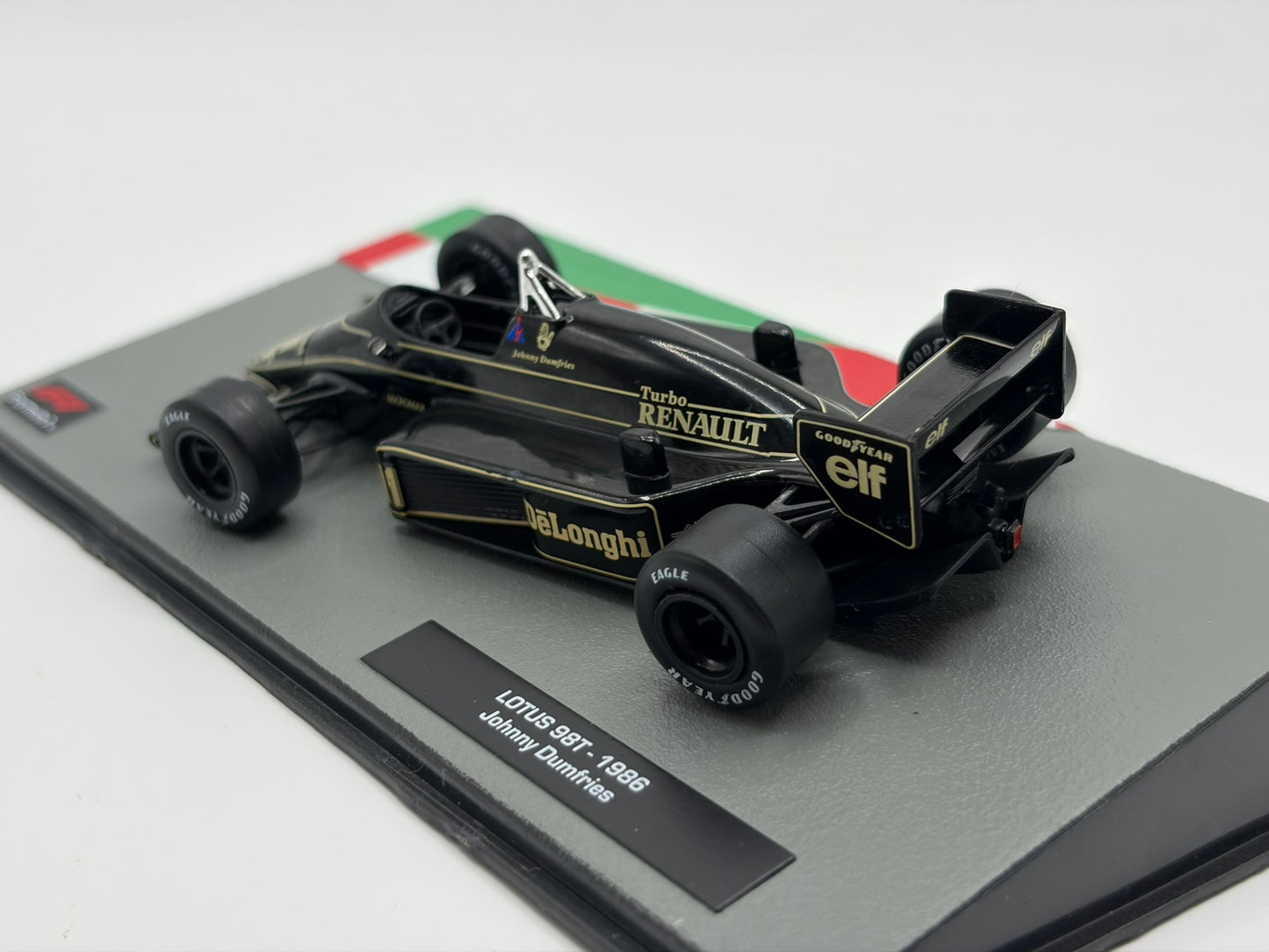 1/43 1986 Lotus 98T - Johnny Dumfries | Model F1 Car
