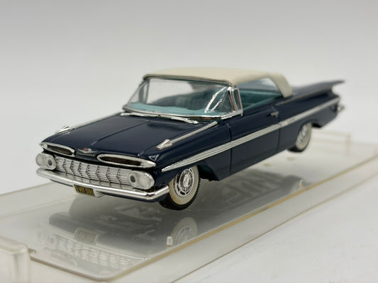 1/43 1960 Chevrolet Impala Closed Cabriolet - Vitesse | Model Car