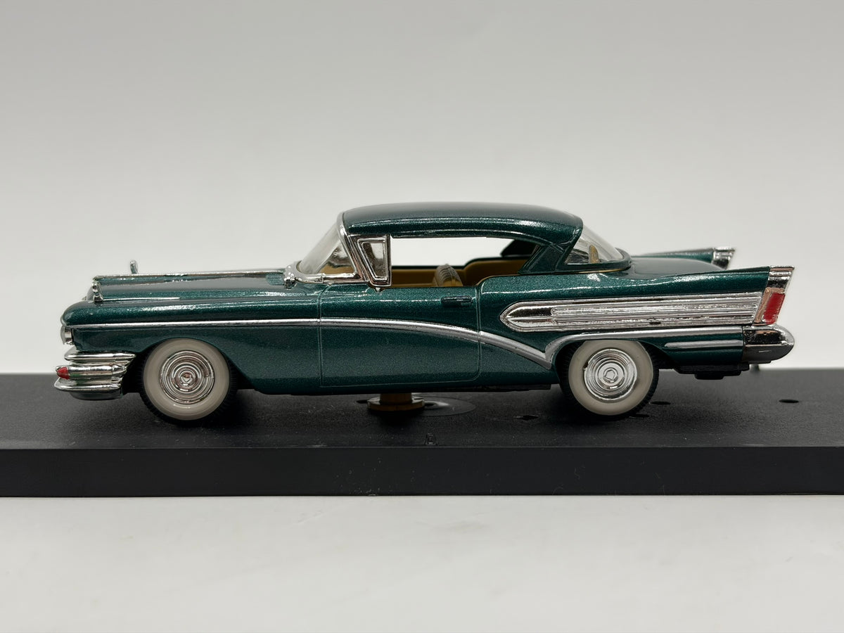 1/43 1958 Buick Roadmaster 2-Door - Vitesse | Model Car
