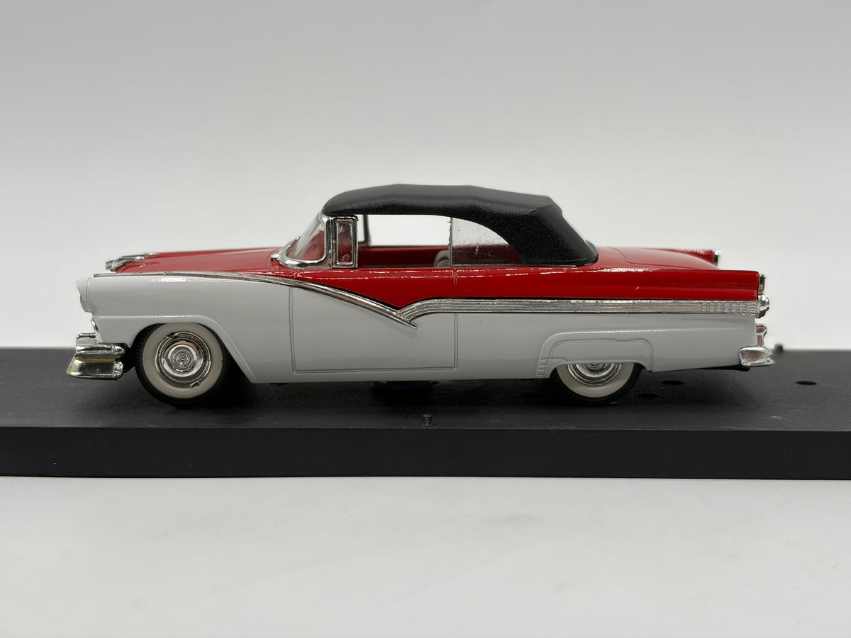 1/43 1956 Ford Fairlane Closed Convertible - Vitesse | Model Car
