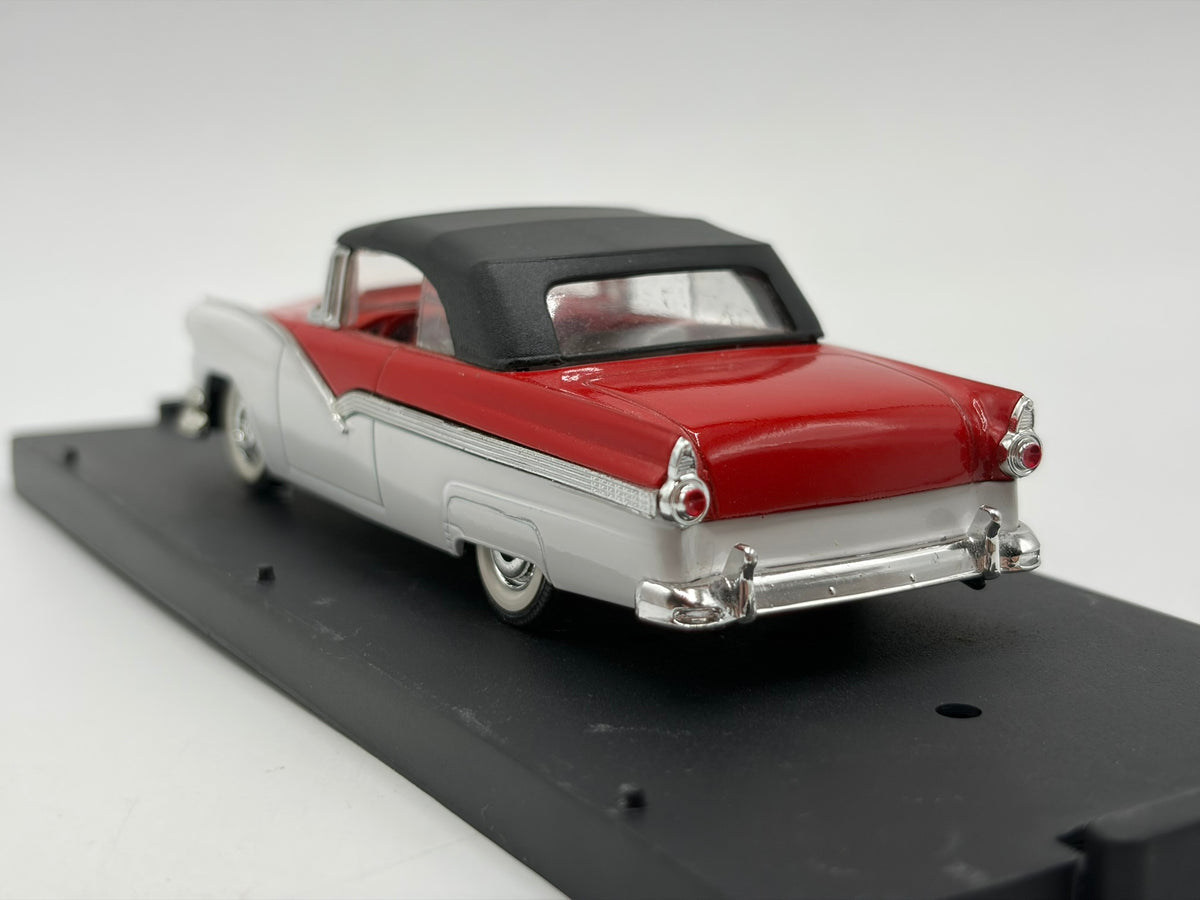 1/43 1956 Ford Fairlane Closed Convertible - Vitesse | Model Car