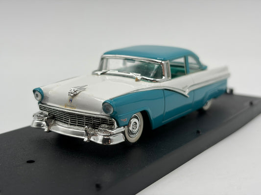 1/43 1956 Ford Fairlane Victoria - Vitesse | Model Car