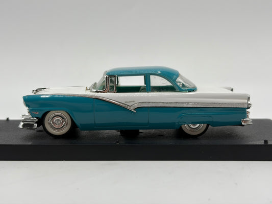 1/43 1956 Ford Fairlane Victoria - Vitesse | Model Car