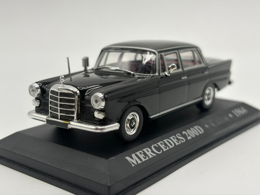 1/43 1964 Mercedes-Benz 200D Cairo Taxi | Model Car