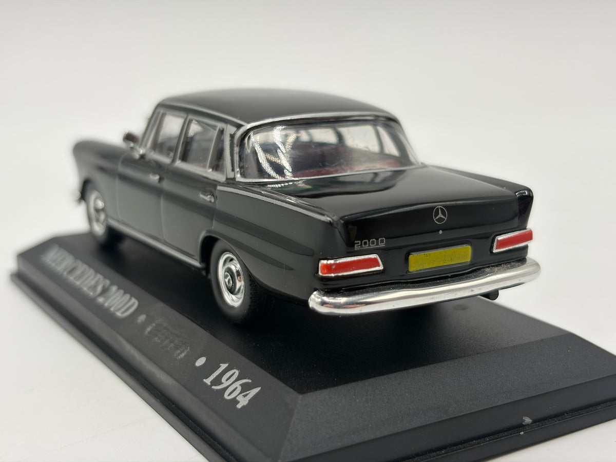 1/43 1964 Mercedes-Benz 200D Cairo Taxi | Model Car