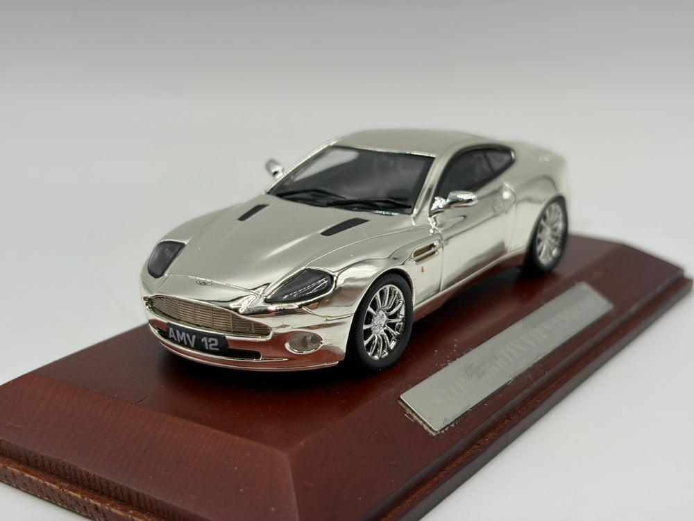 1/43 2001 Aston Martin V12 Vanquish (Chrome) | Model Car