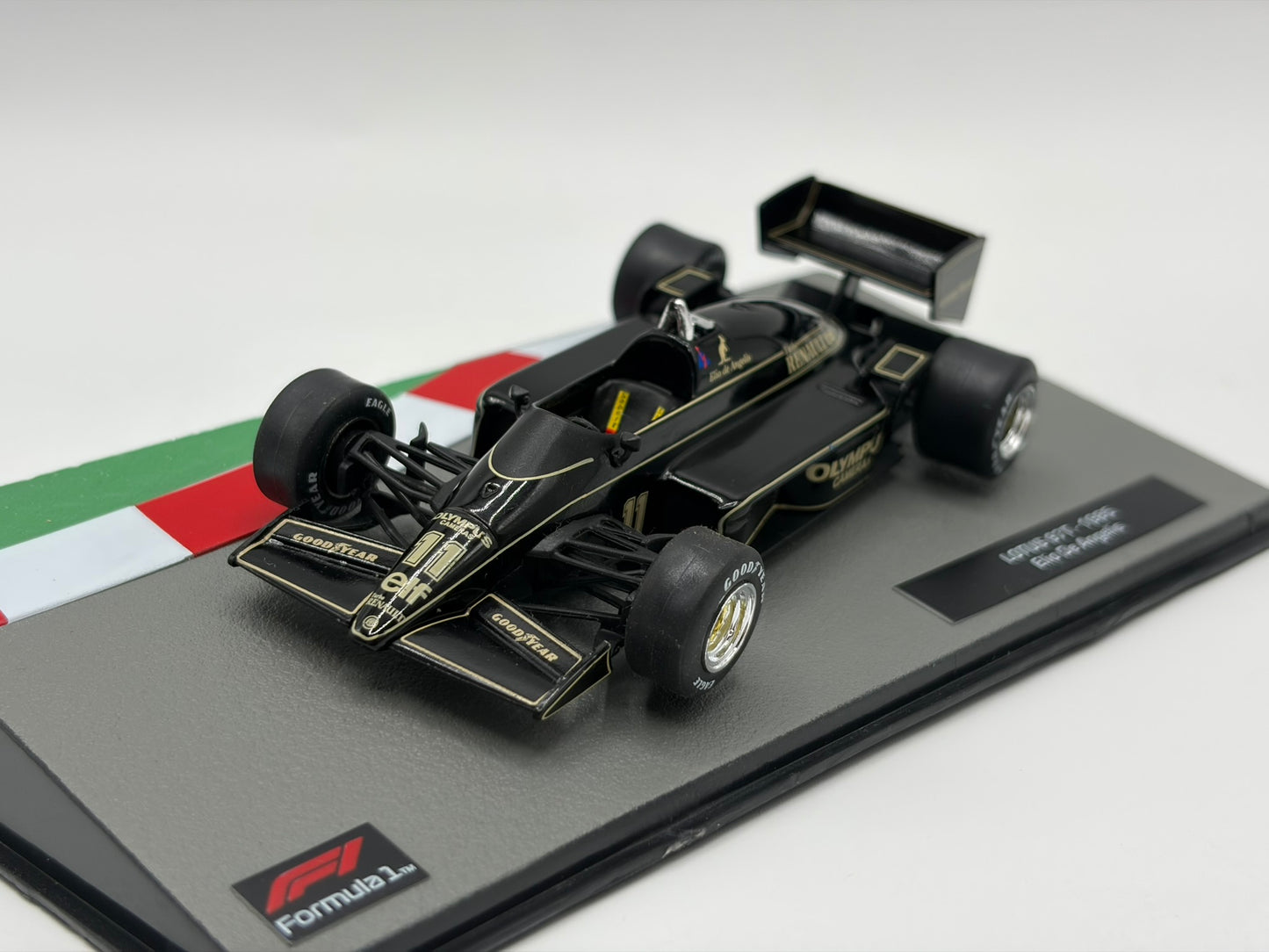 1/43 1985 Lotus 97T - Elio de Angelis | Model F1 Car