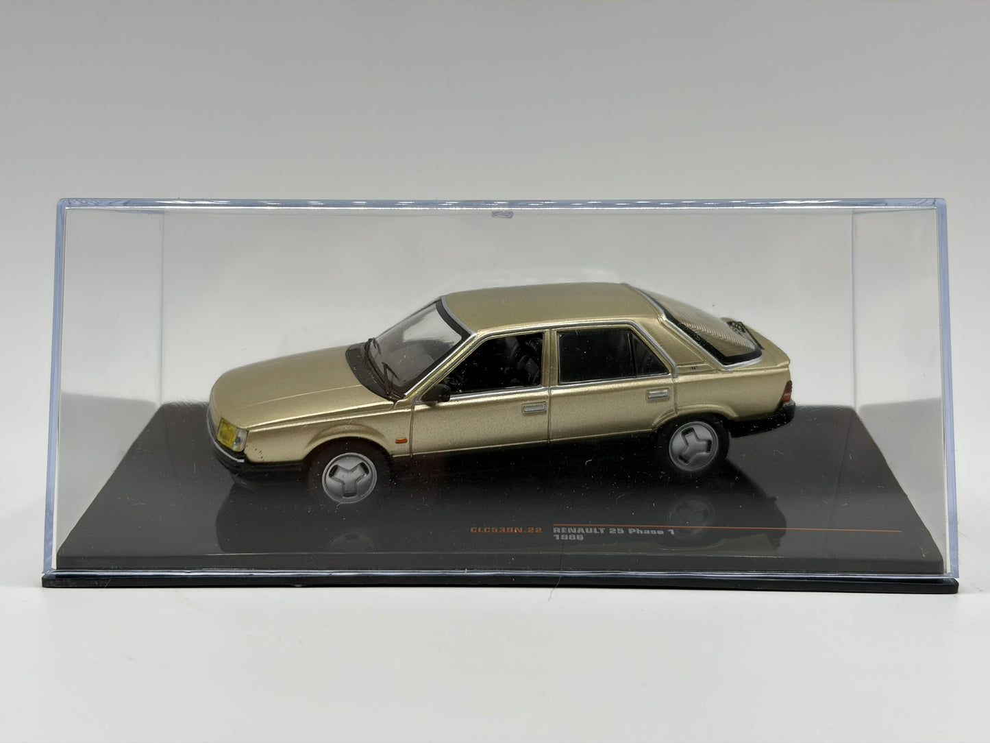 1/43 1986 Renault 25 Phase 1 - IXO | Model Car