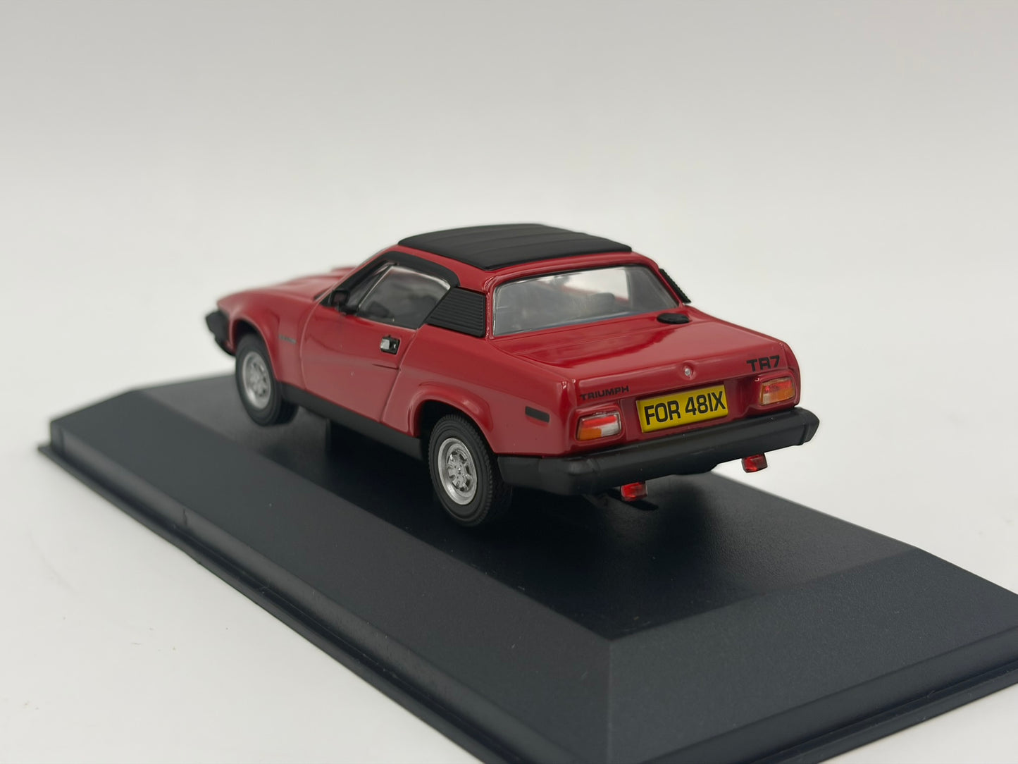 1/43 1981 Triumph TR7 - Carnelian Red | Corgi Vanguards | Model Car