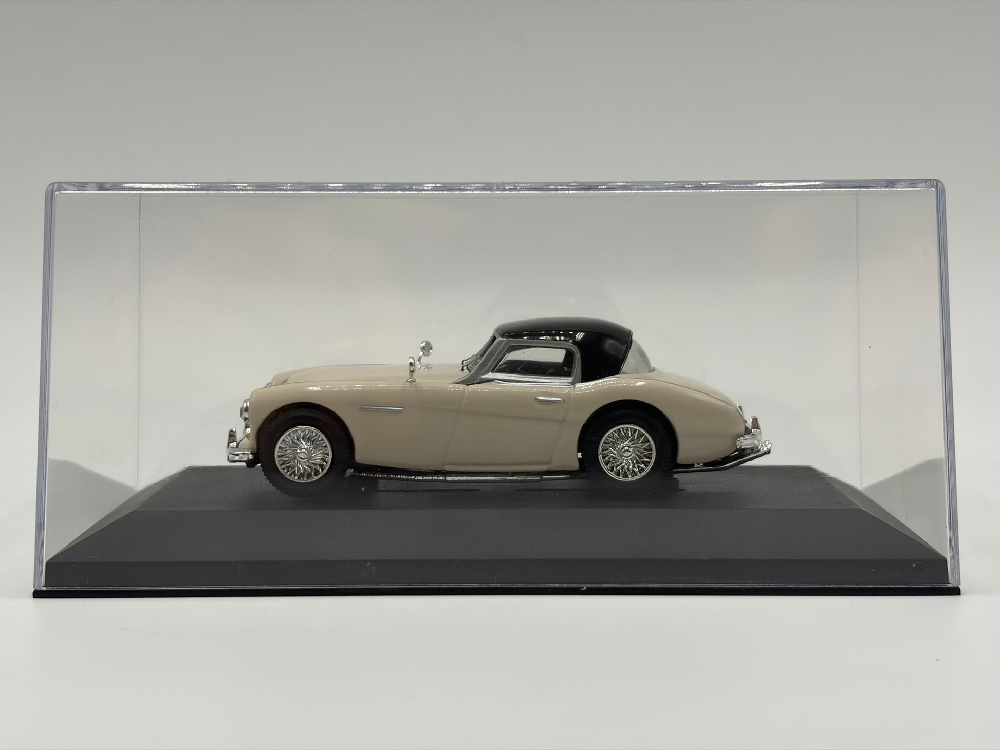 1/43 1957 Austin Healey 100-Six - Corgi Vanguards | Model Car