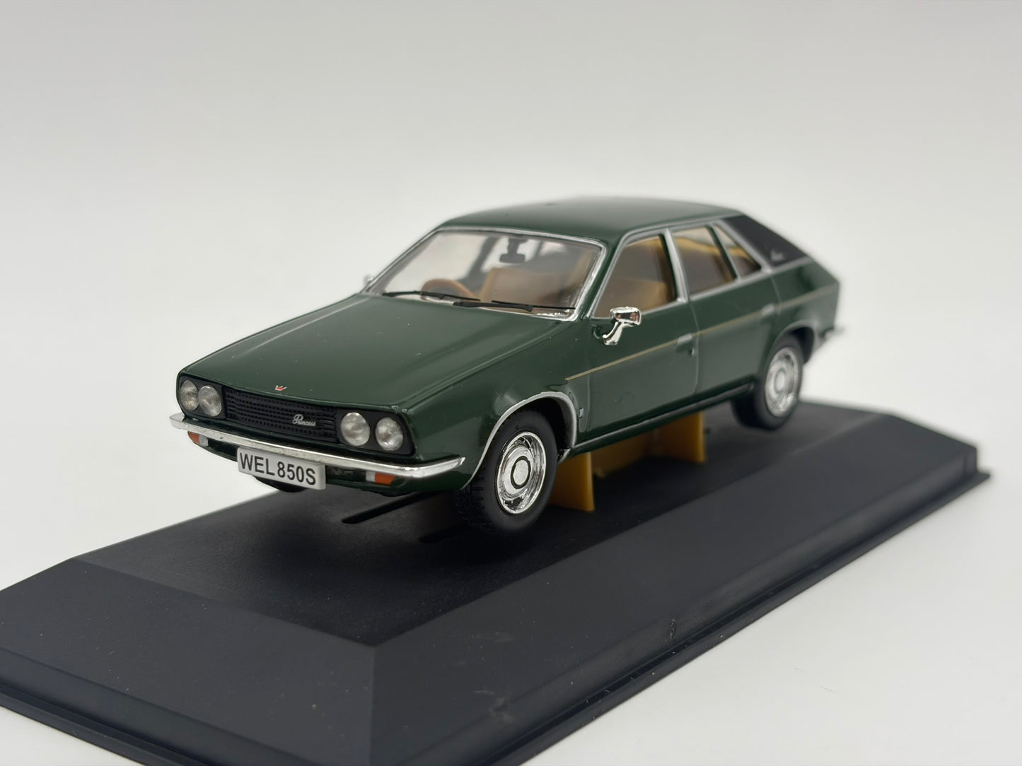 1/43 1976 BMC Princess 1800 HL - Corgi Vanguards | Model Car