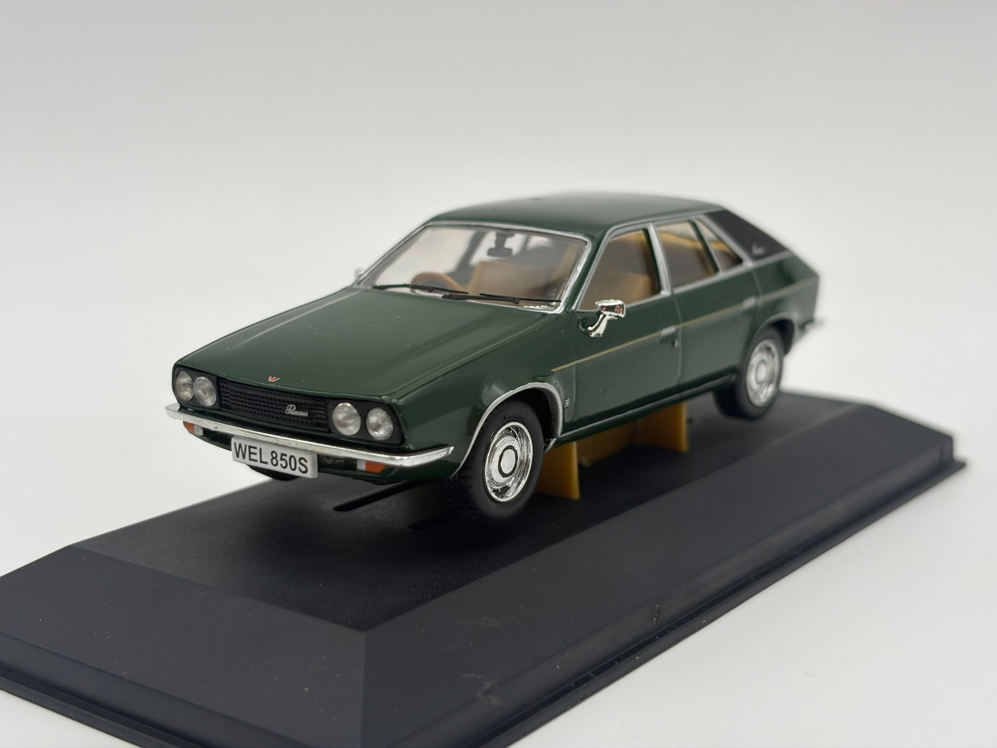 1/43 1976 BMC Princess 1800 HL - Corgi Vanguards | Model Car