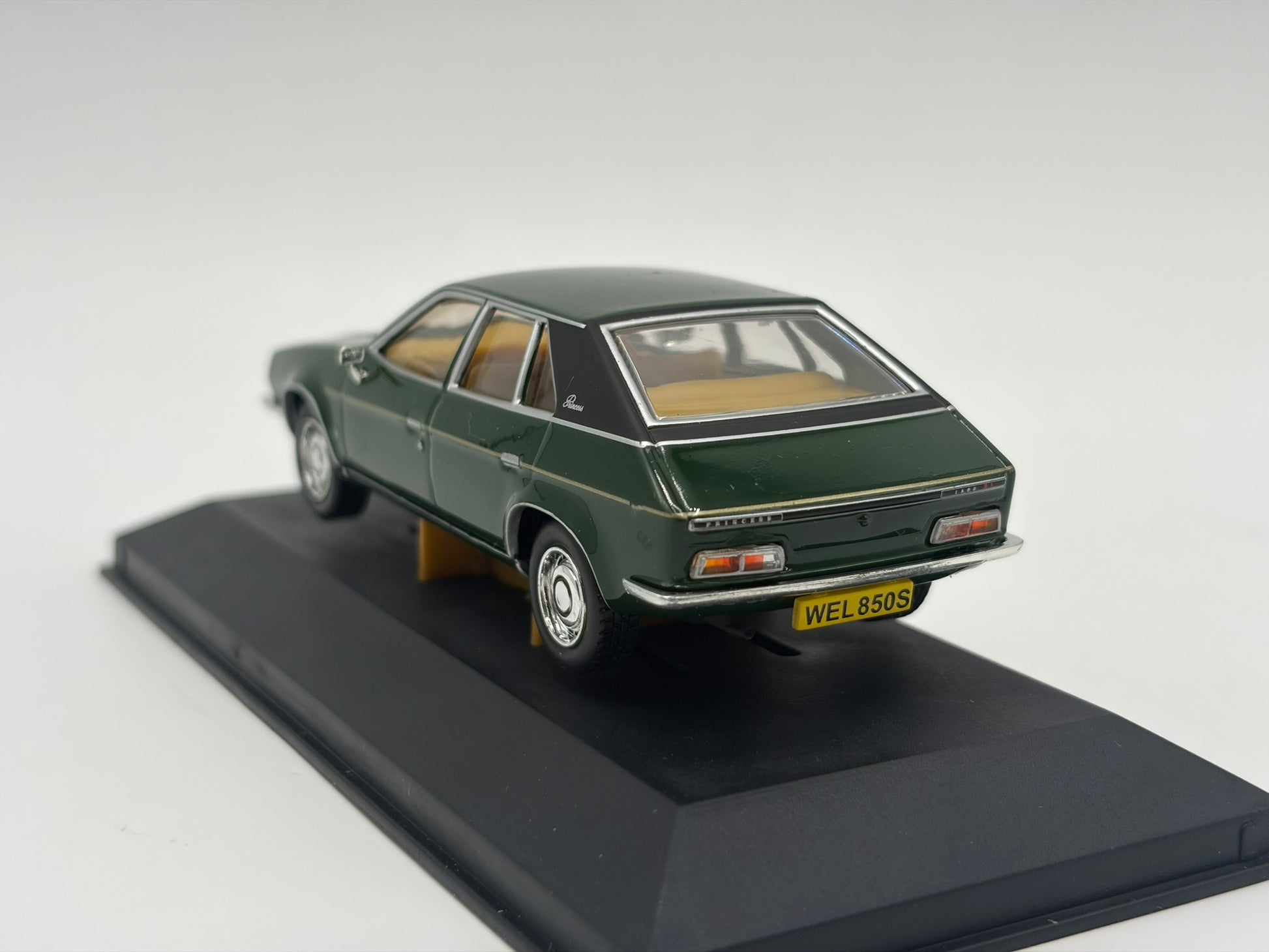 1/43 1976 BMC Princess 1800 HL - Corgi Vanguards | Model Car