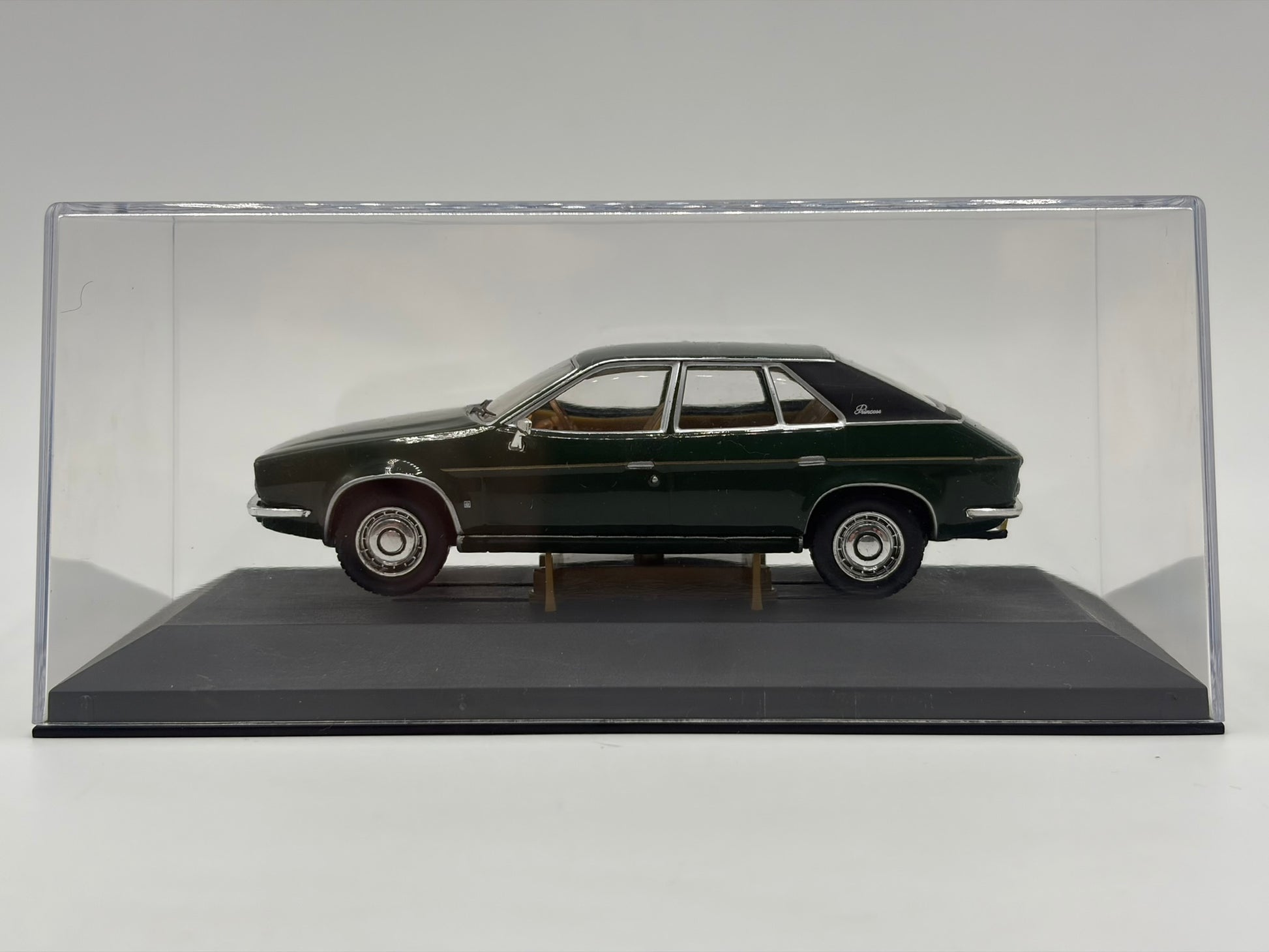 1/43 1976 BMC Princess 1800 HL - Corgi Vanguards | Model Car