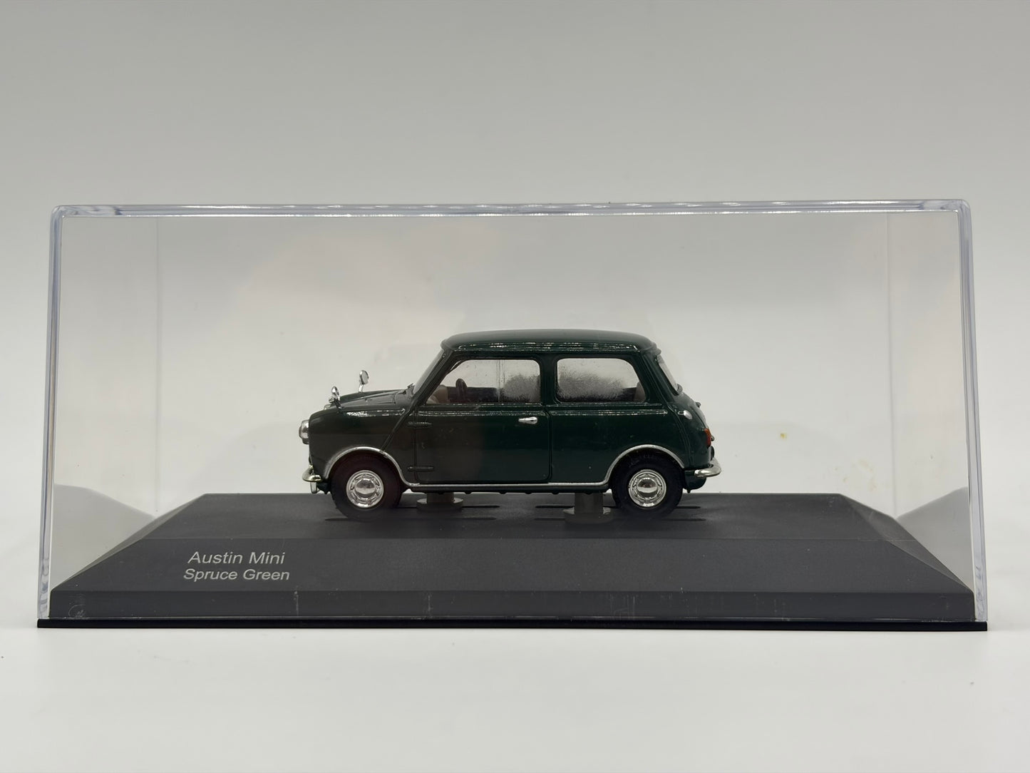 1/43 1965 Austin Mini - Spruce Green | Corgi Vanguards | Model Car