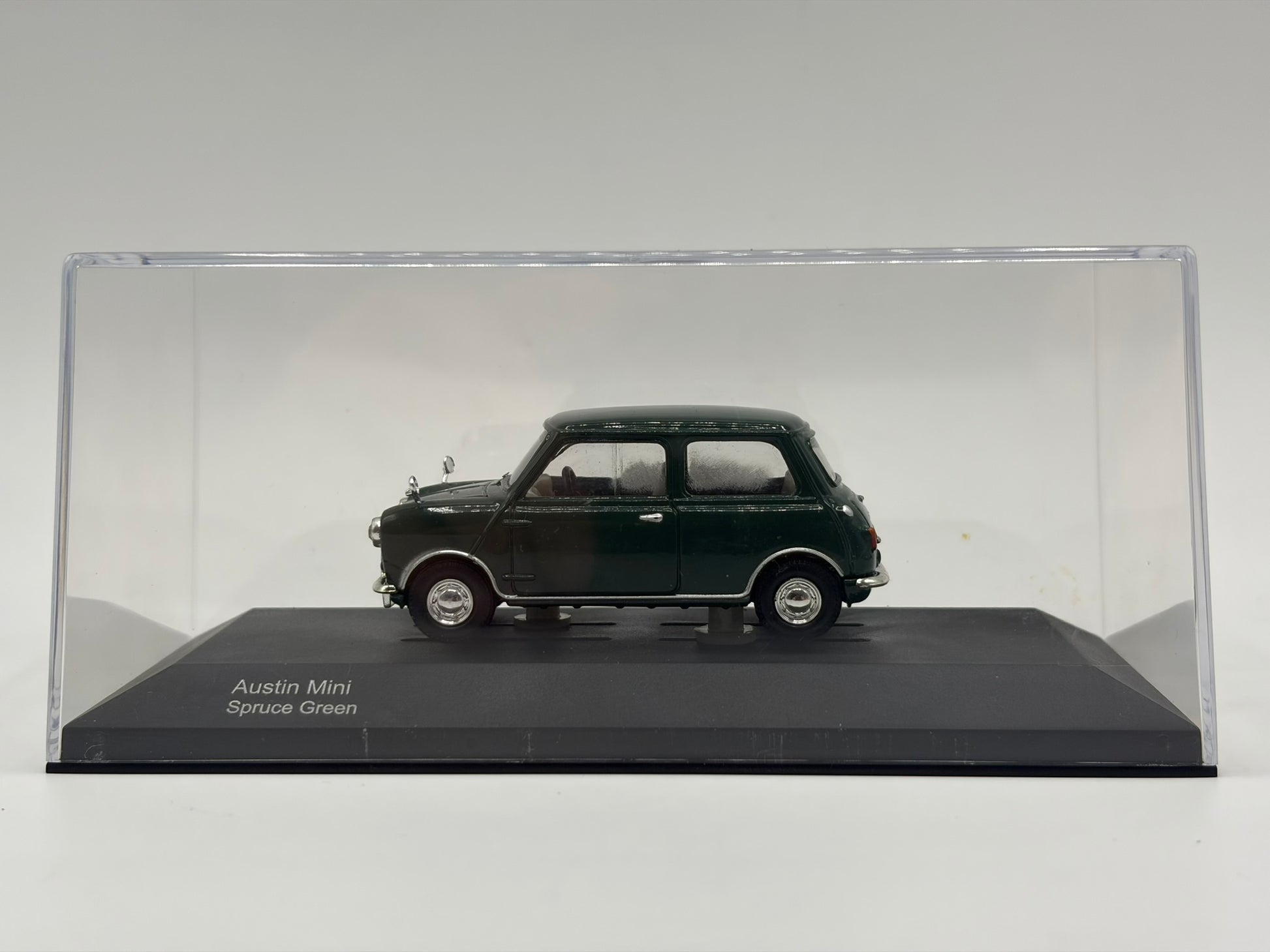 1/43 1965 Austin Mini - Spruce Green | Corgi Vanguards | Model Car