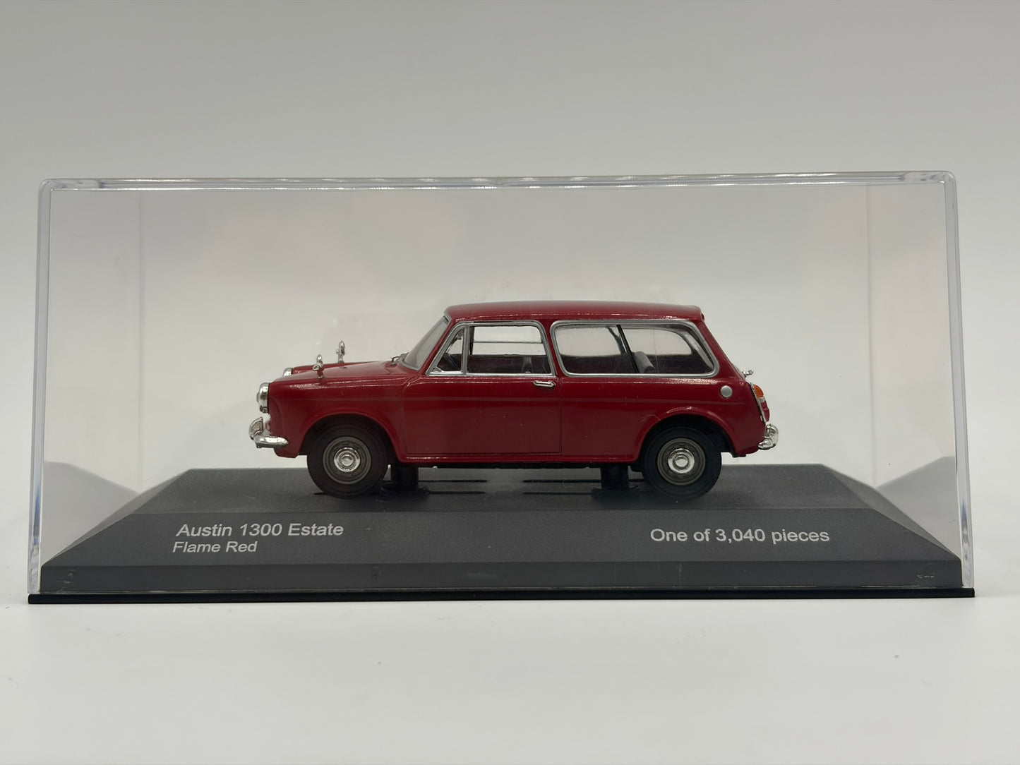 1/43 1963 Austin 1300 Estate - Flame Red | Corgi Vanguards | Model Car