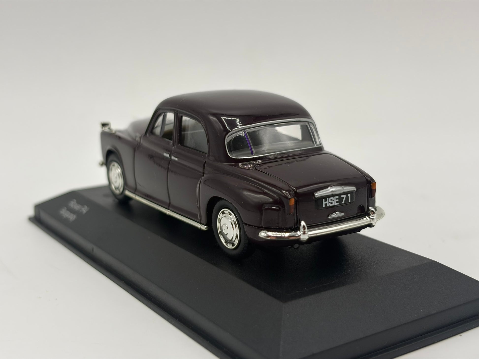 1/43 1959 Rover P4 - Burgundy | Corgi Vanguards | Model Car