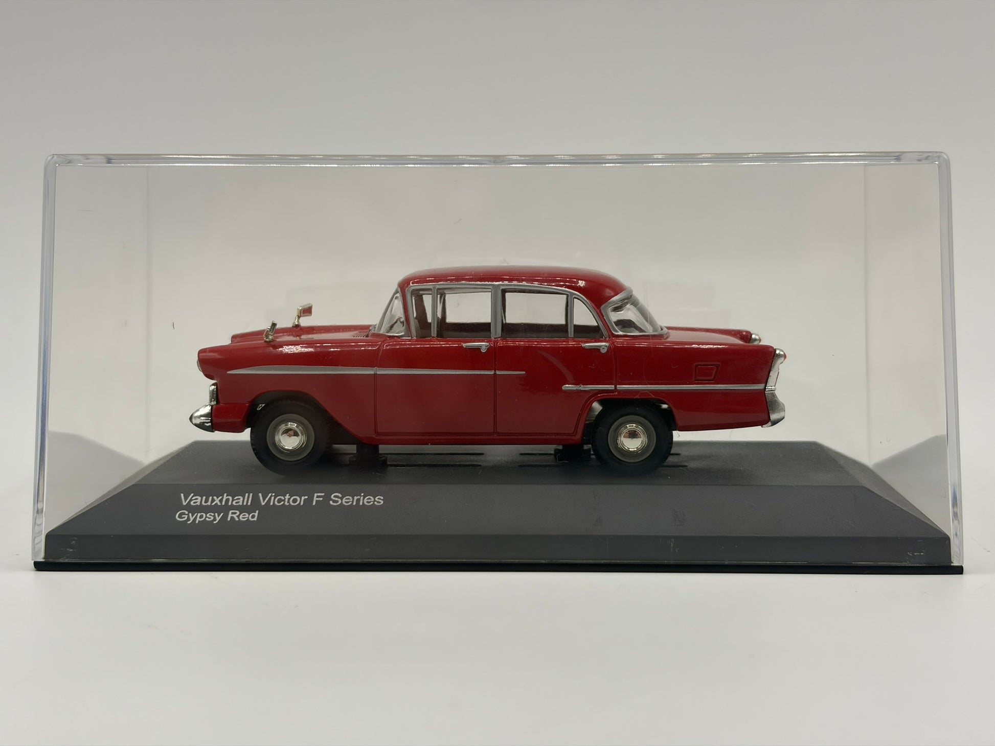 1/43 1957 Vauxhall Victor F Series - Gypsy Red | Corgi Vanguards | Model Car