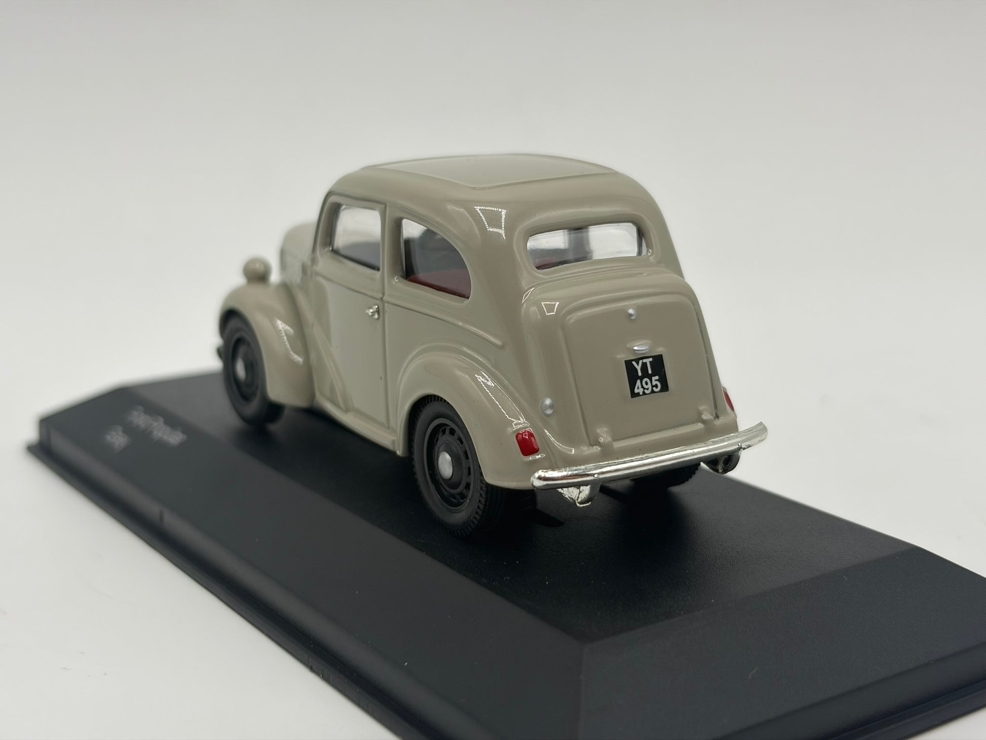 1/43 1954 Ford Popular 103E - Grey | Corgi Vanguards | Model Car