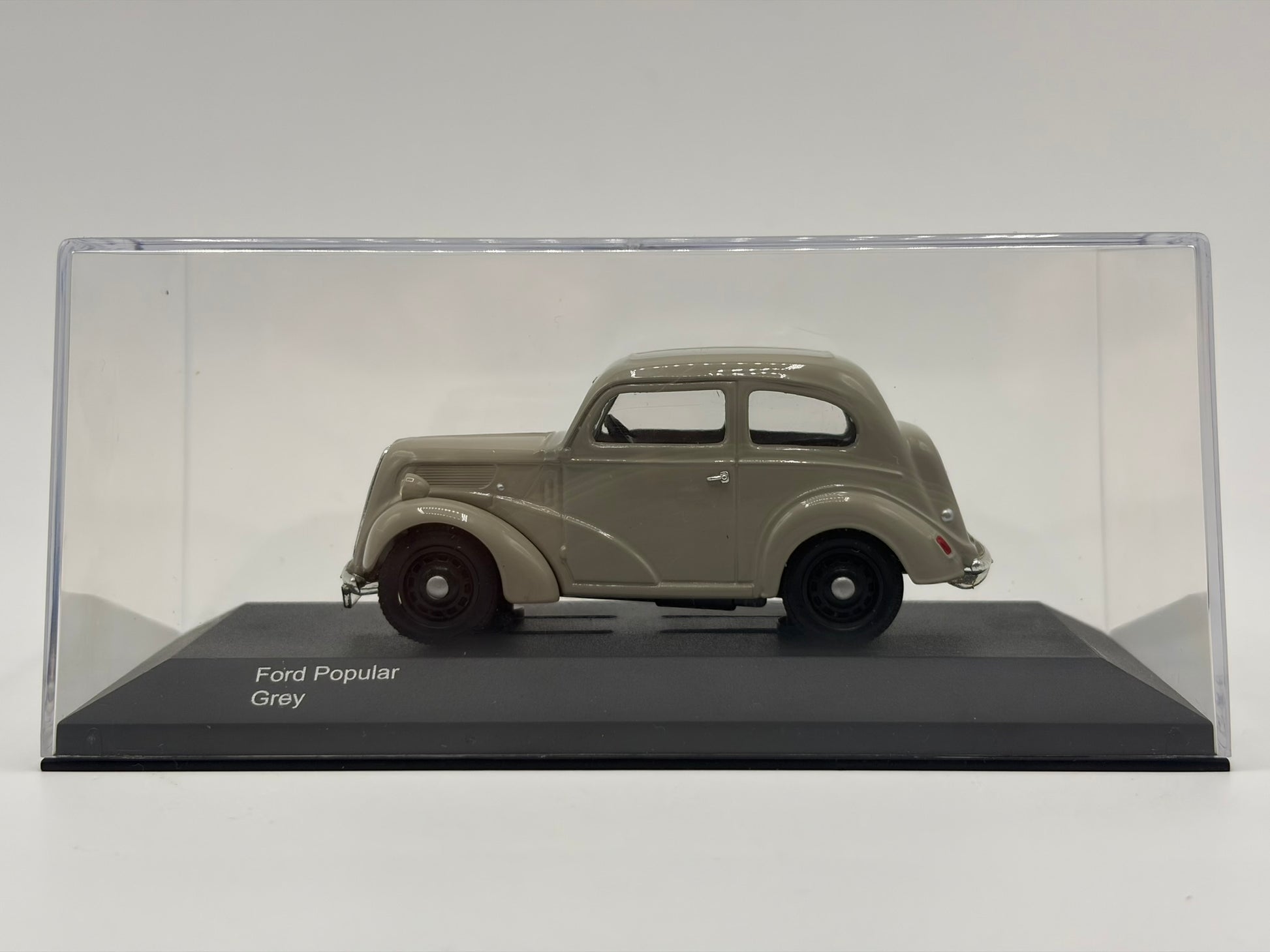 1/43 1954 Ford Popular 103E - Grey | Corgi Vanguards | Model Car
