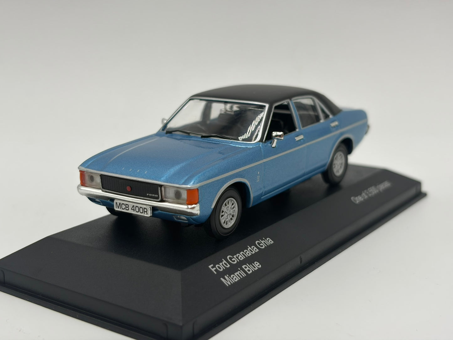 1/43 1974 Ford Granada Ghia - Miami Blue | Corgi Vanguards | Model Car