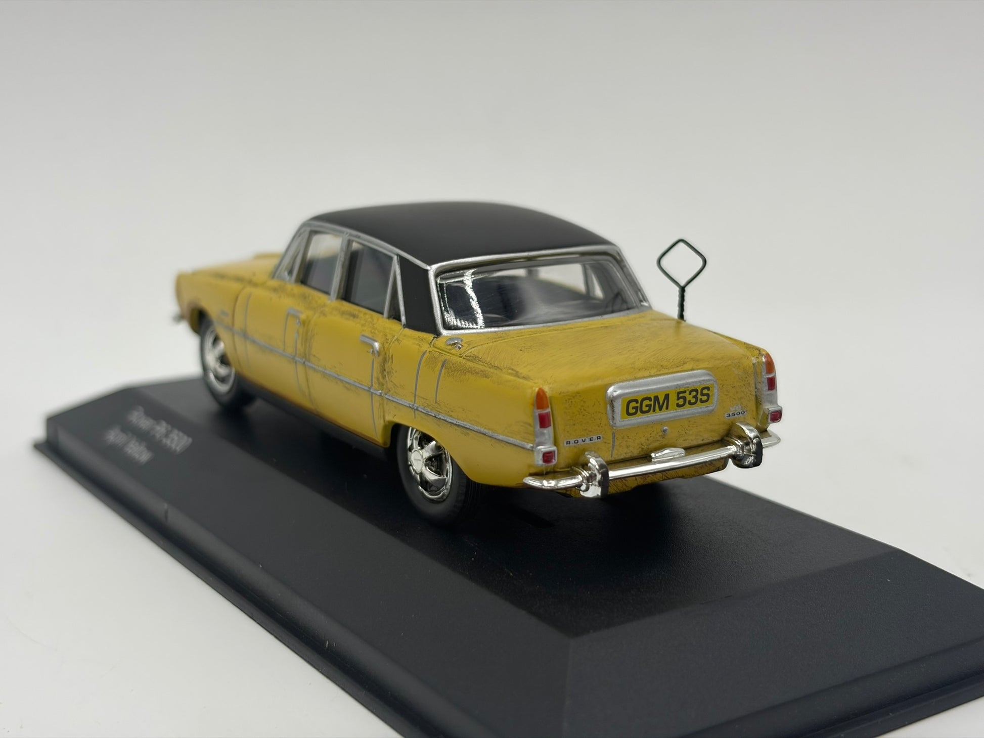 1/43 1964 Rover P6 3500 - April Yellow | Corgi Vanguards | Model Car