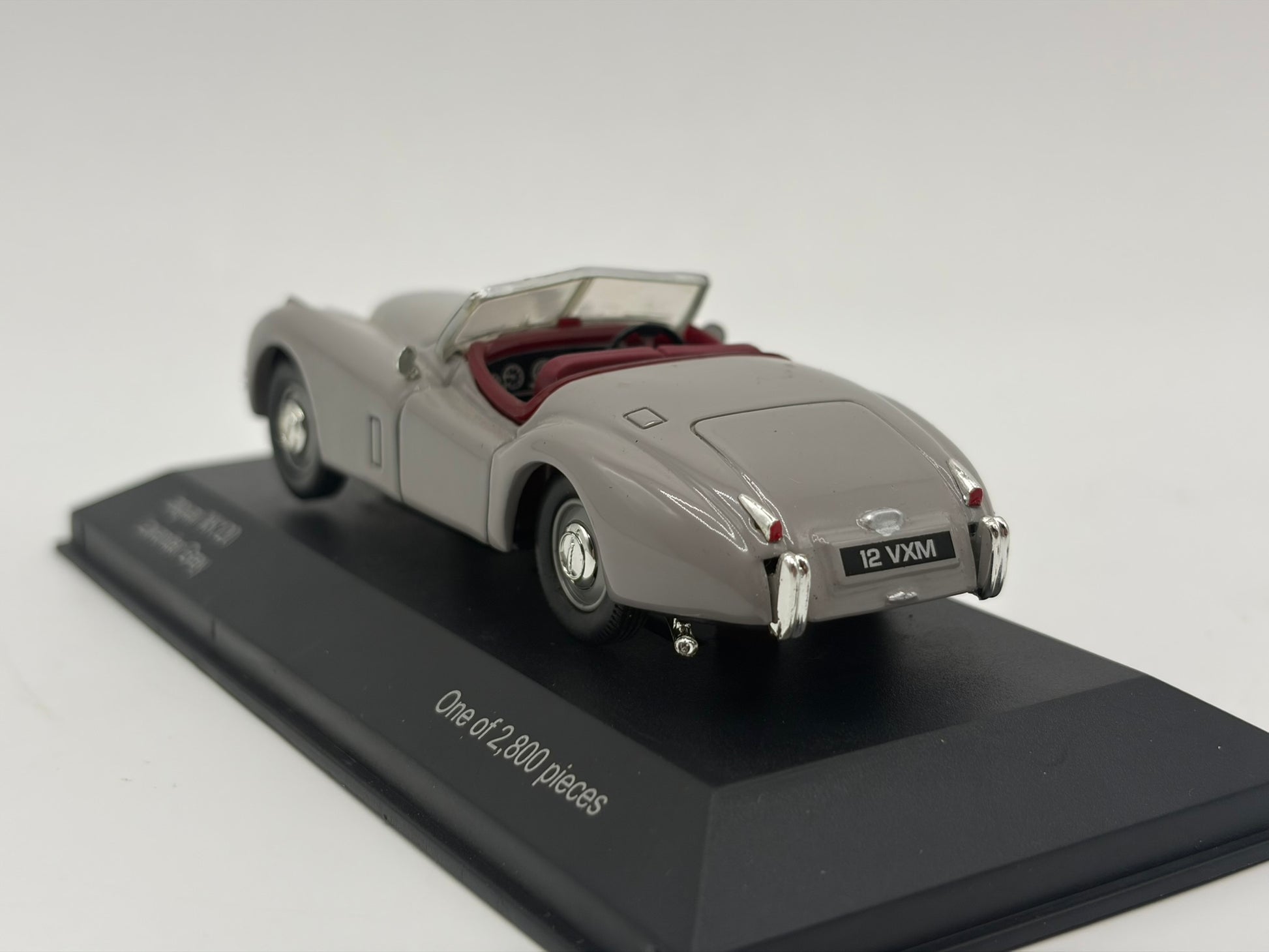 1/43 1949 Jaguar XK120 - Lavender Grey | Corgi Vanguards | Model Car