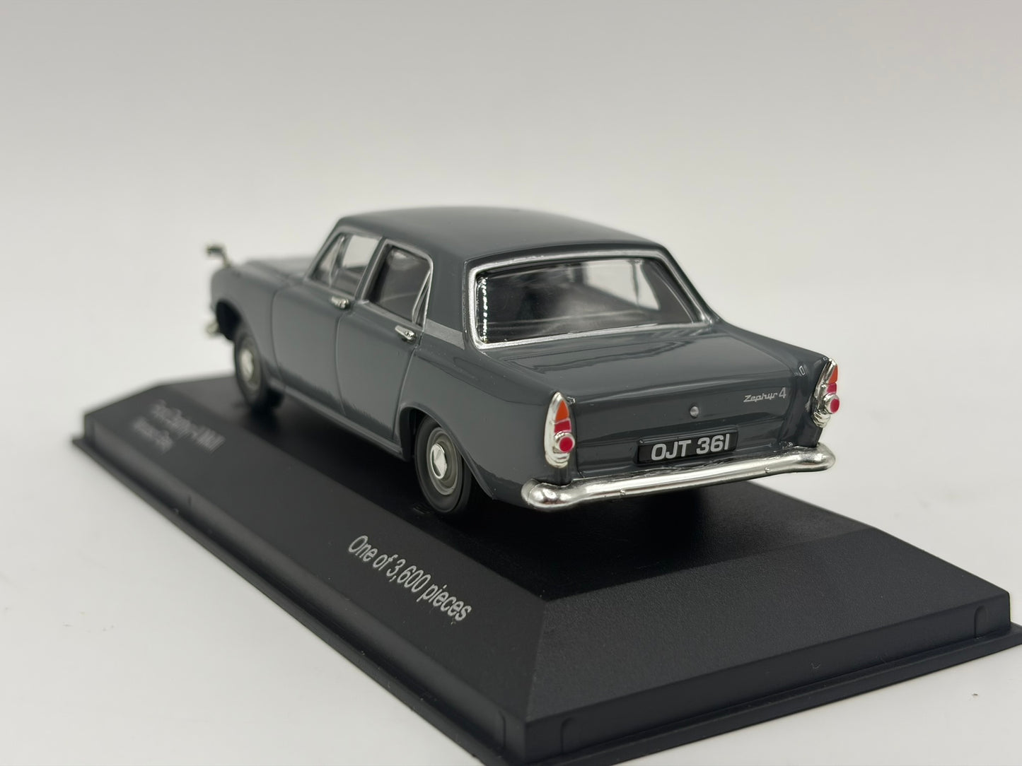 1/43 1963 Ford Zephyr 4 Mk3 - Windsor Grey | Corgi Vanguards | Model Car