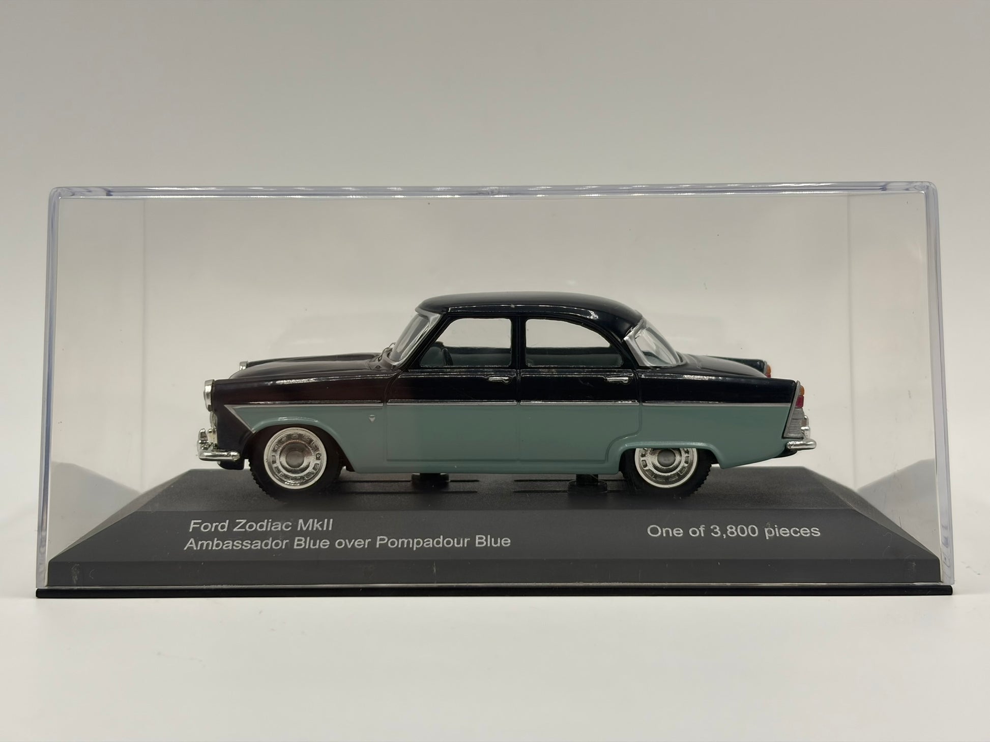 1/43 1960 Ford Zodiac Mk2 - Ambassador Blue | Corgi Vanguards | Model Car