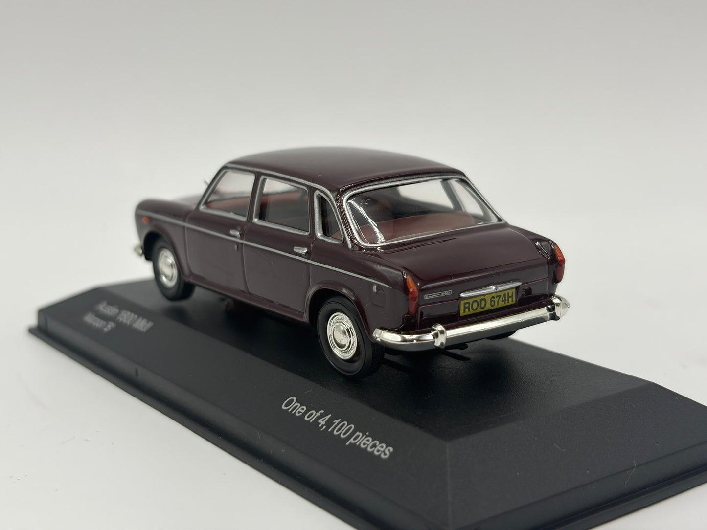 1/43 1969 Austin 1800 Mk2 - Maroon 'B' | Corgi Vanguards | Model Car