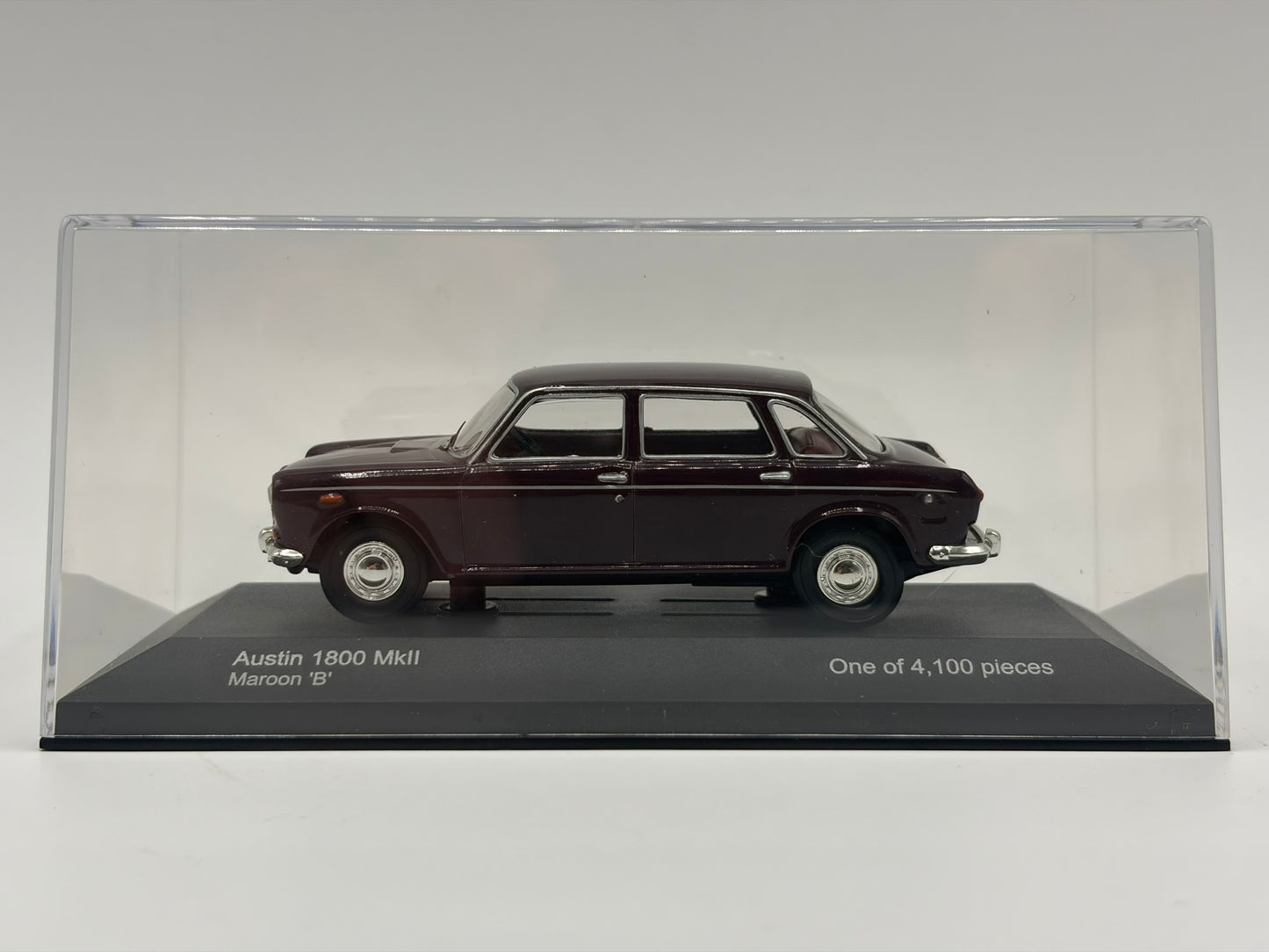 1/43 1969 Austin 1800 Mk2 - Maroon 'B' | Corgi Vanguards | Model Car