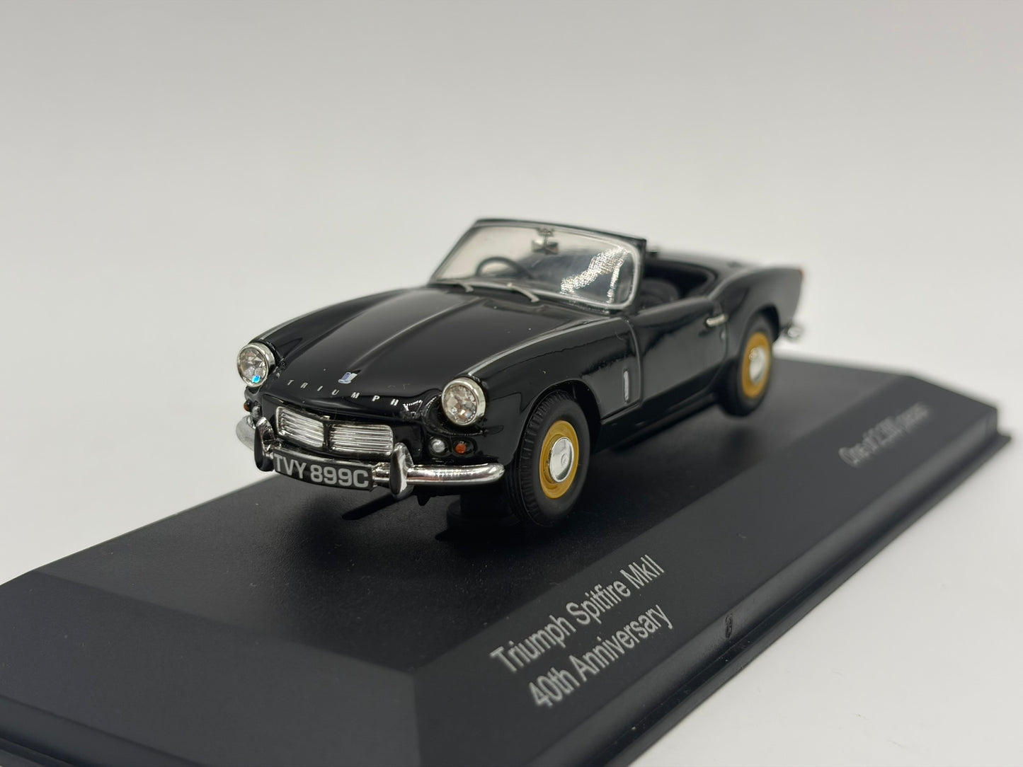 1/43 1963 Triumph Spitfire "40th Anniversary" | Corgi Vanguards | Model Car