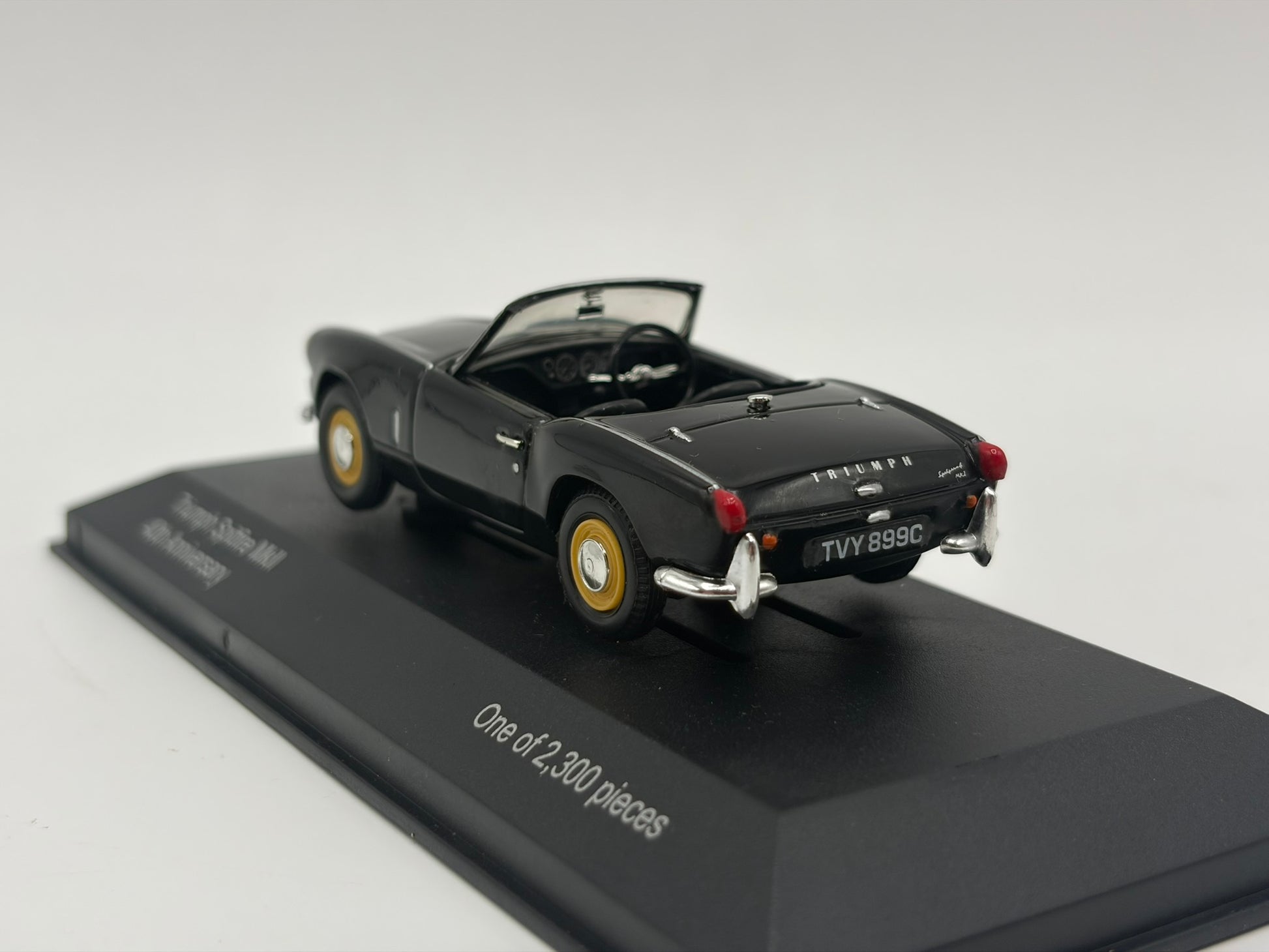 1/43 1963 Triumph Spitfire "40th Anniversary" | Corgi Vanguards | Model Car