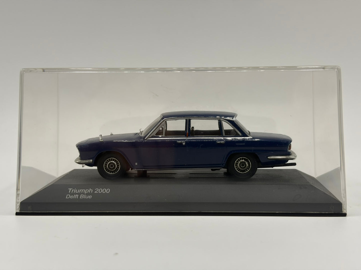 1/43 1971 Triumph 2000 - Delft Blue | Corgi Vanguards | Model Car