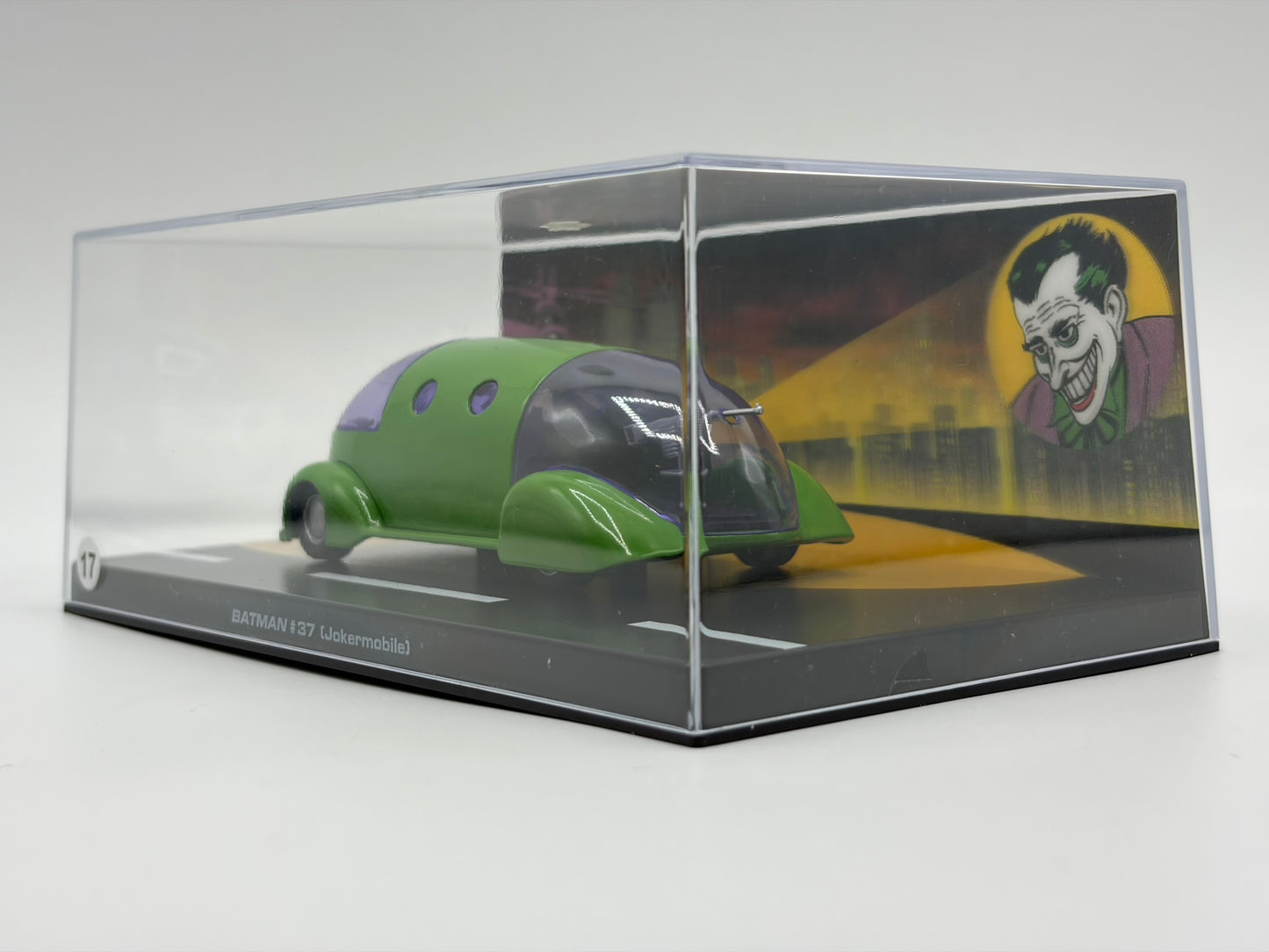 1/43 1946 Jokermobile - Batman #37 | Batman Automobilia Collection