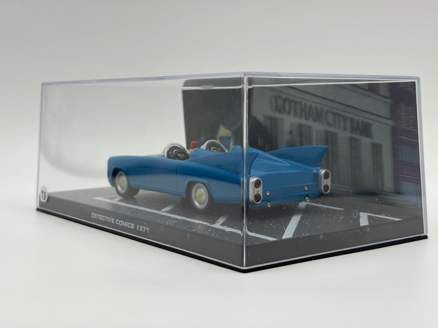 1/43 1968 Batmobile - Detective Comics #371 | Batman Automobilia Collection