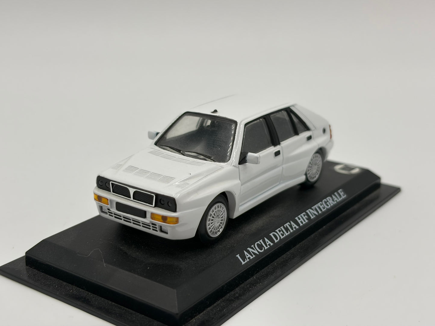 1/43 1987 Lancia Delta Integrale - Del Prado | Model Car