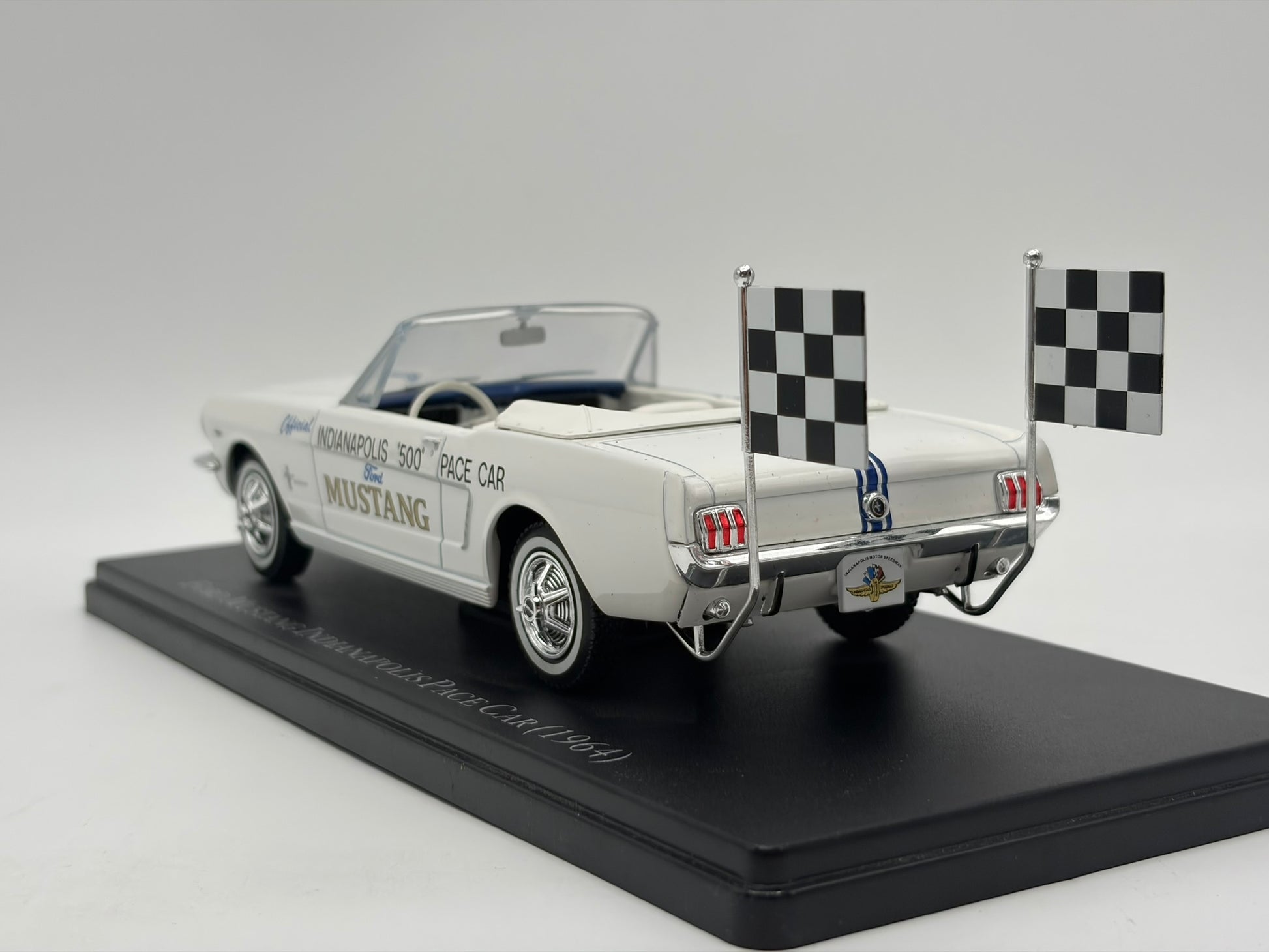 1/24 1964 Ford Mustang Indianapolis Pace Car | Model Car | American Car Collection