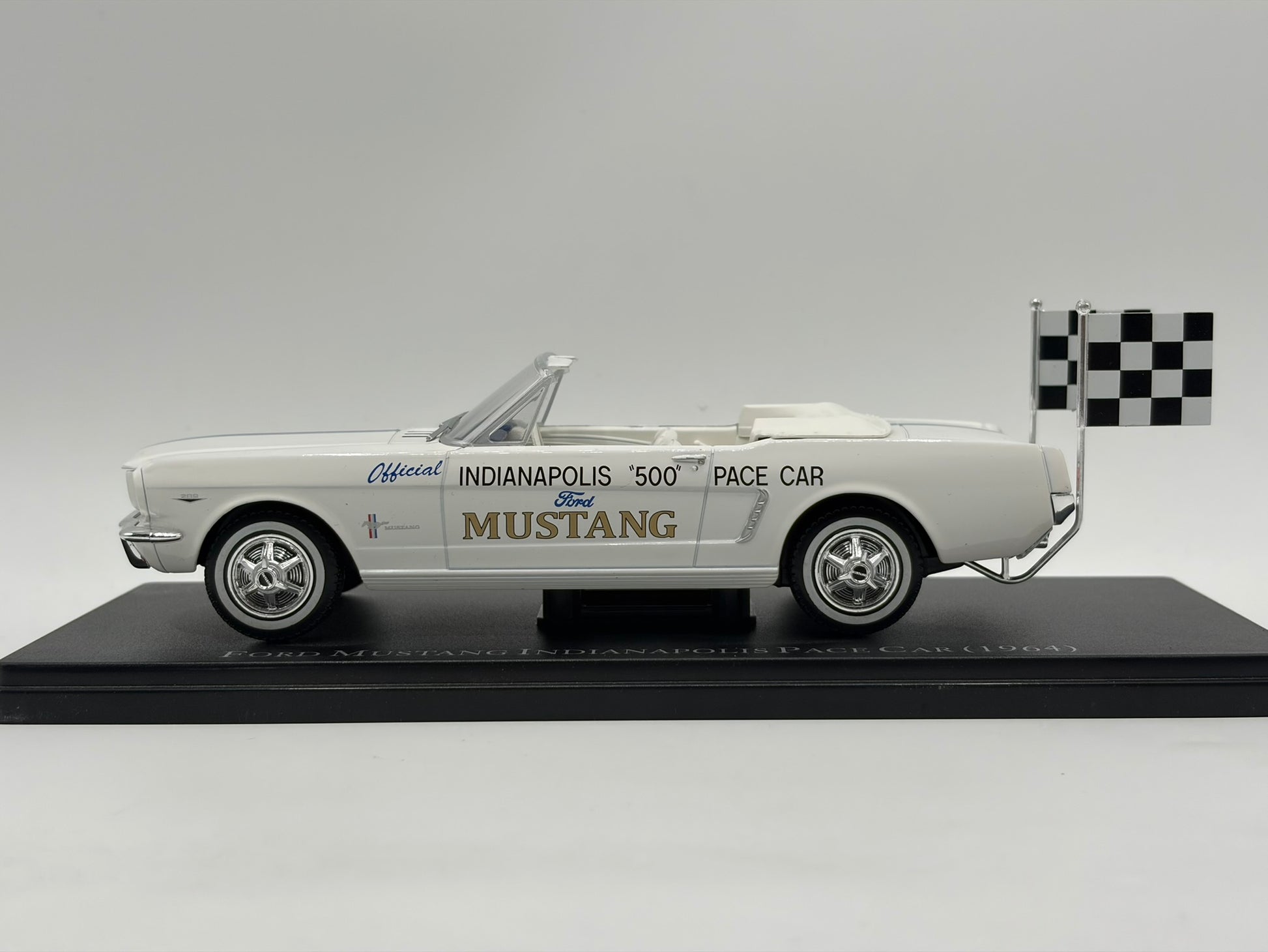 1/24 1964 Ford Mustang Indianapolis Pace Car | Model Car | American Car Collection