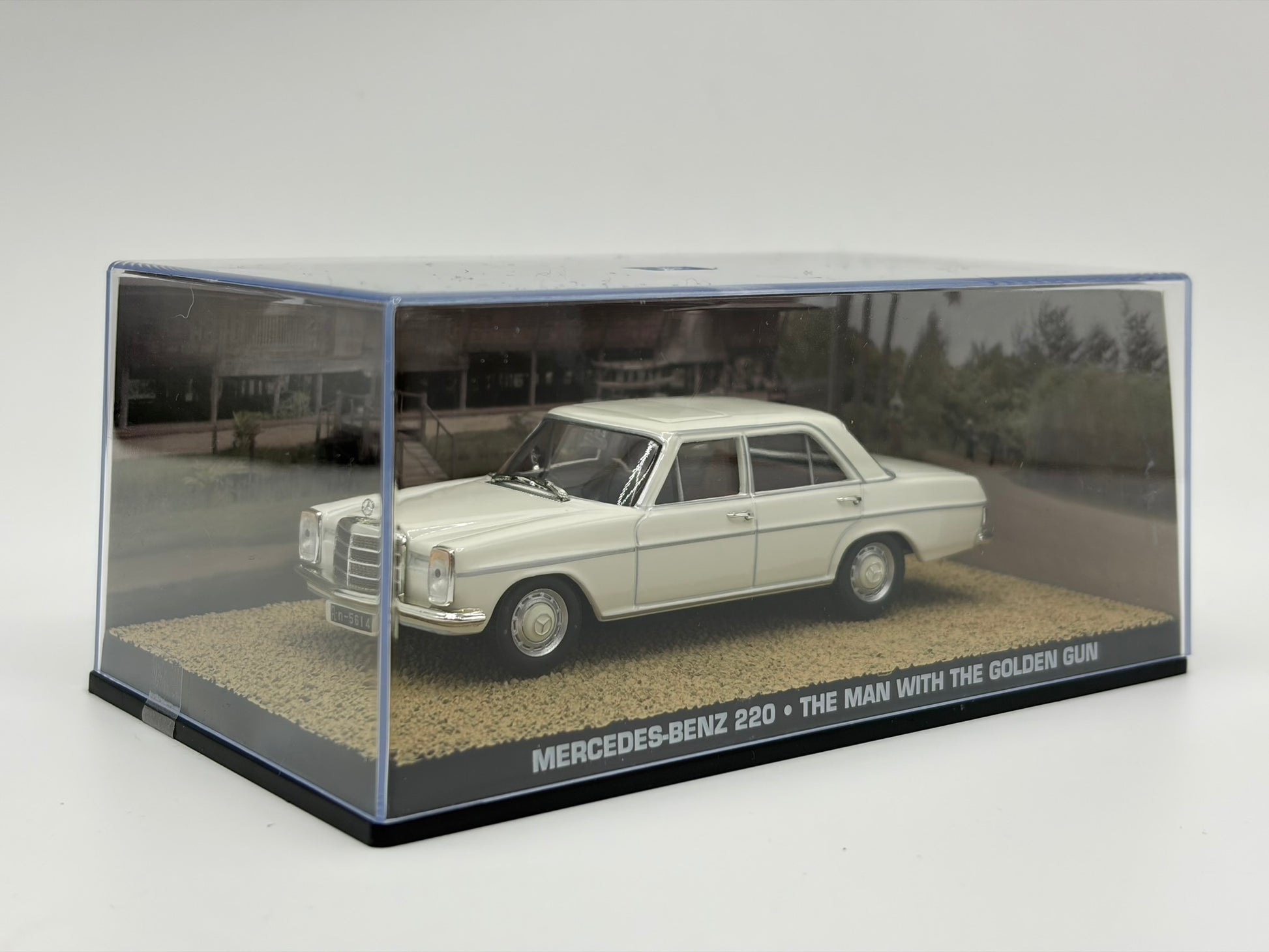 1/43 1968 Mercedes-Benz 220 - The Man With The Golden Gun / James Bond | Model Car