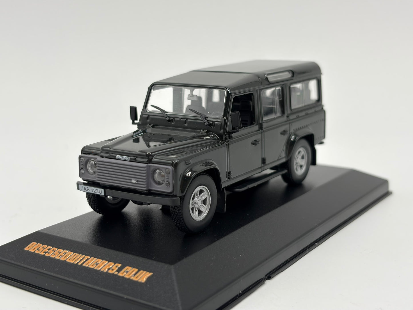 1/43 2006 Land Rover Defender | Model Car