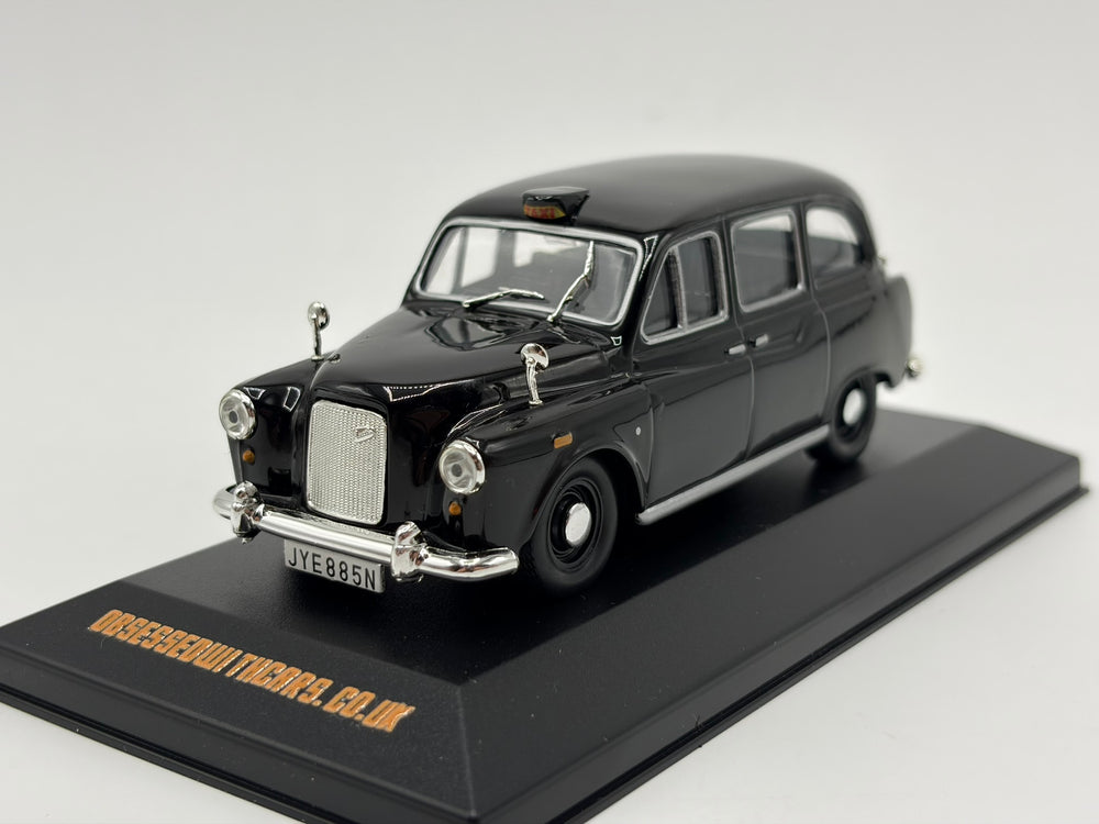 1/43 1975 Austin FX4 Taxi | Model Car