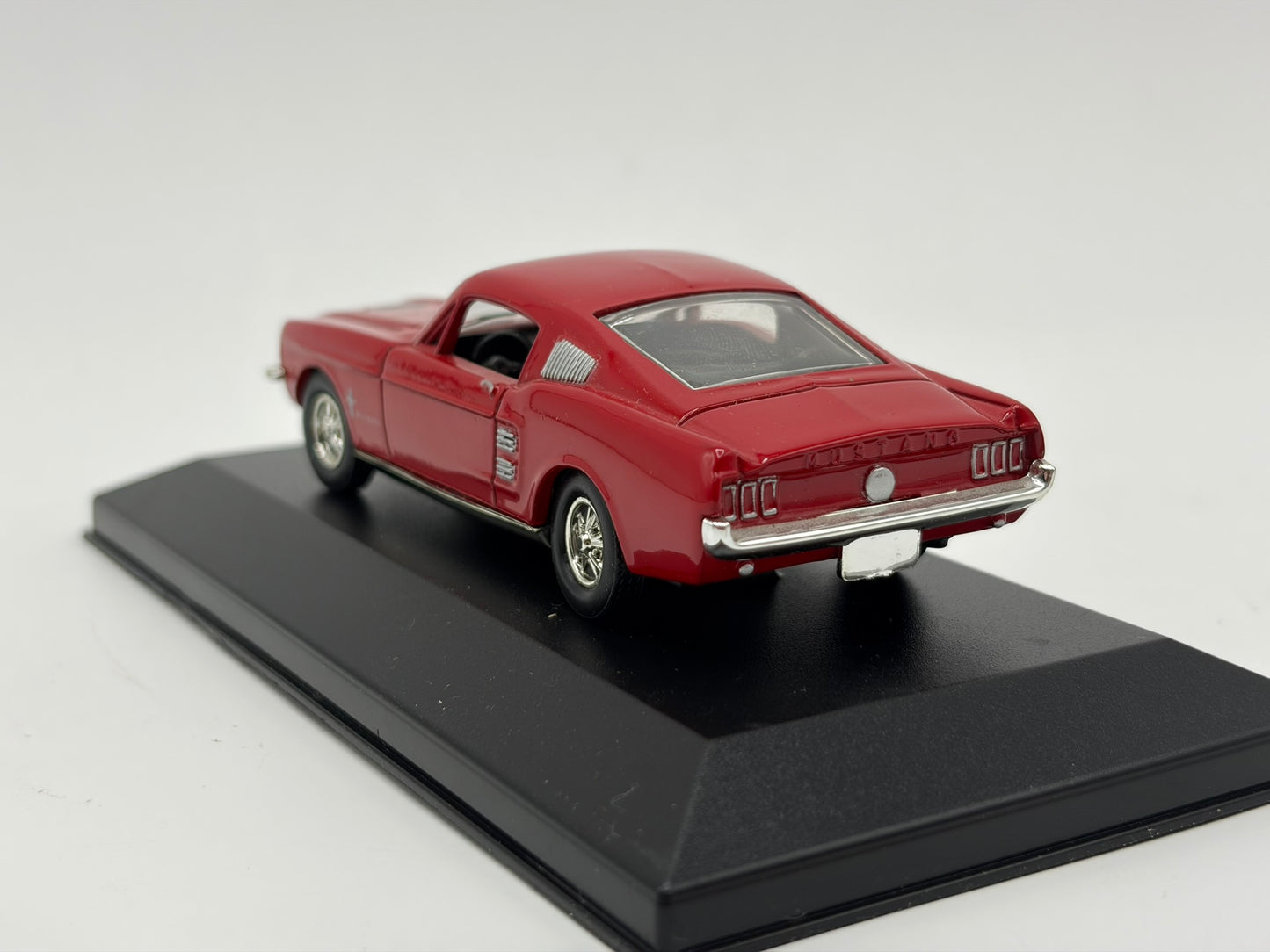 1/43 1967 Ford Mustang Fastback | Model Car