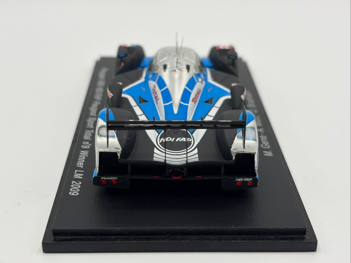 1/43 2009 Peugeot 908 HDi FAP - Brabham / Gene / Wurz - Spark | Model Le Mans Car