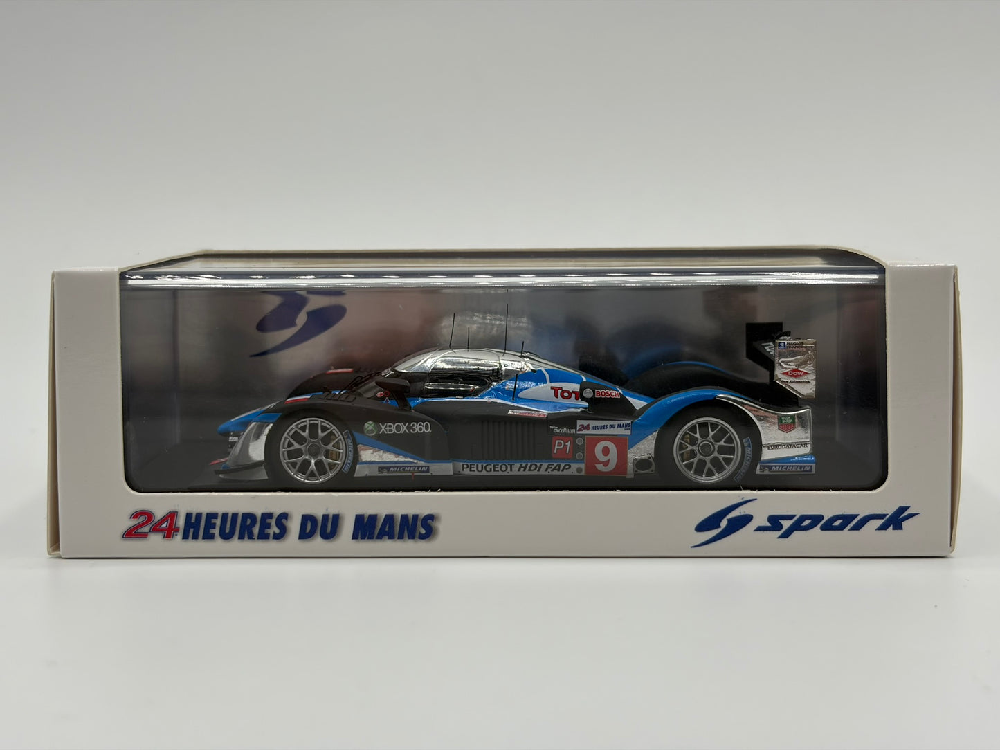 1/43 2009 Peugeot 908 HDi FAP - Brabham / Gene / Wurz - Spark | Model Le Mans Car