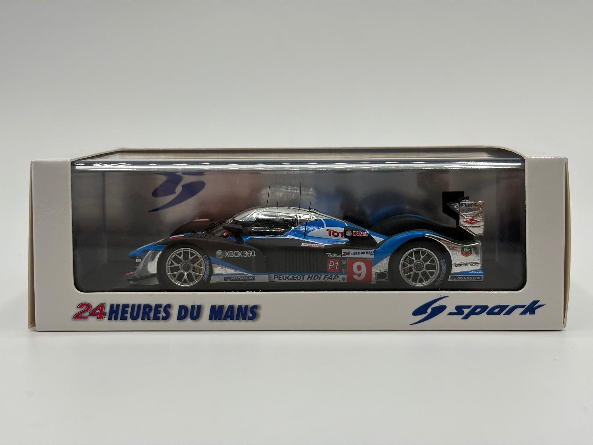 1/43 2009 Peugeot 908 HDi FAP - Brabham / Gene / Wurz - Spark | Model Le Mans Car